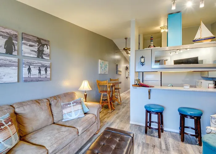 Dog-Friendly Ocean Shores Condo With Balcony And Views